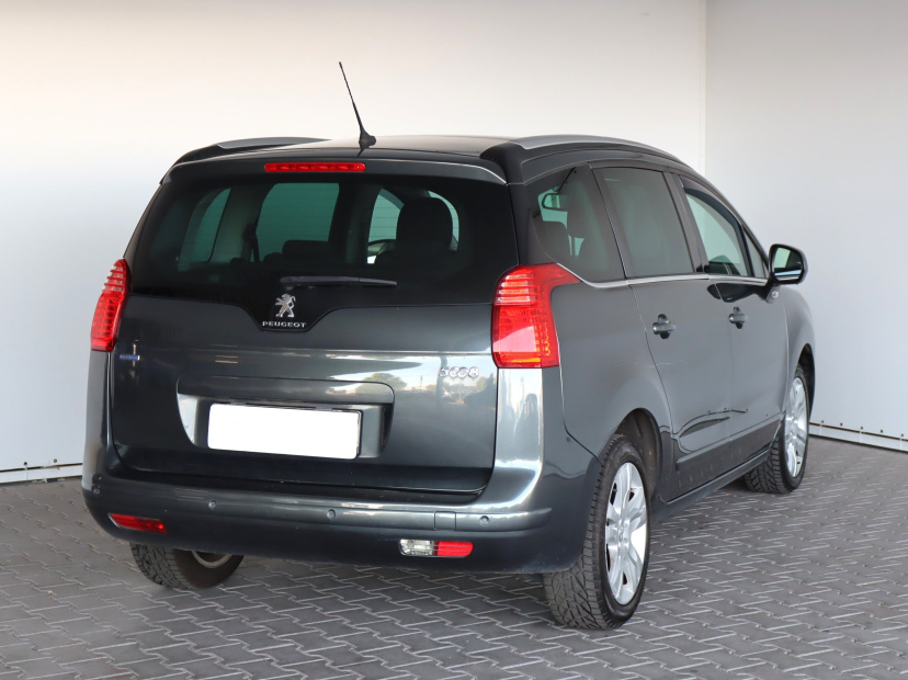 Peugeot 5008, 2015