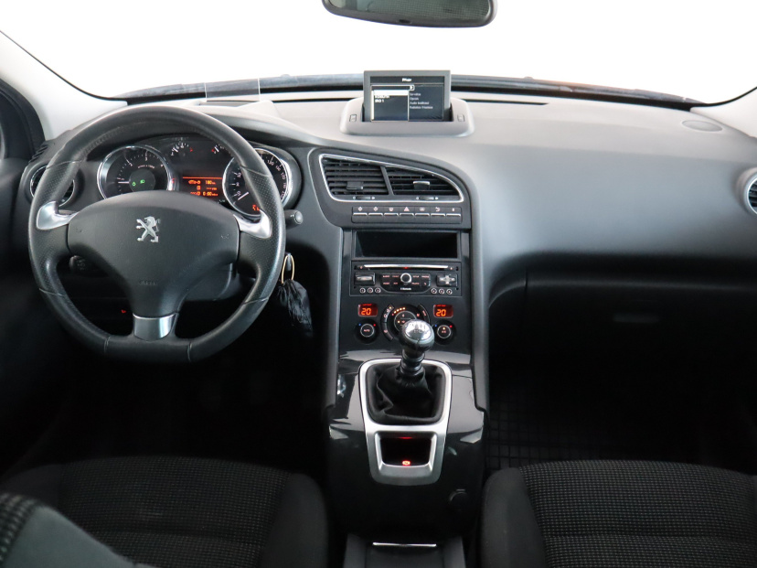 Peugeot 5008, 2015