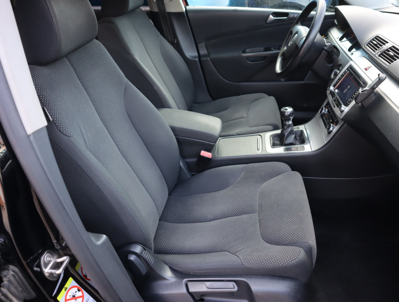 Volkswagen Passat, 2010