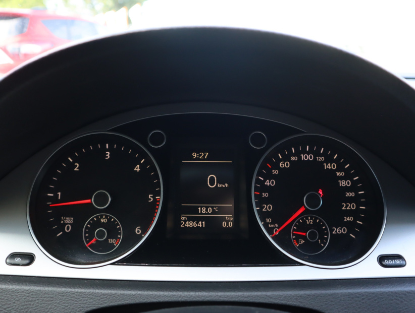 Volkswagen Passat, 2010