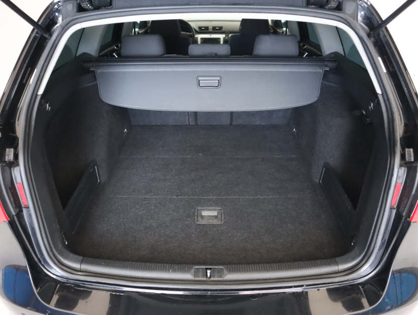 Volkswagen Passat, 2010