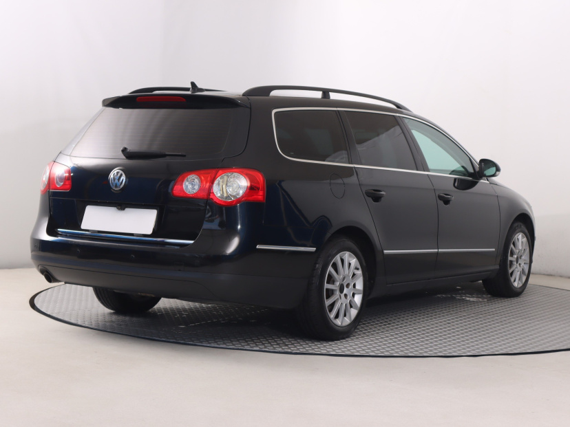 Volkswagen Passat, 2010