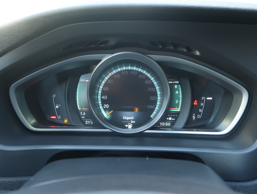 Volvo V40 Cross Country, 2015