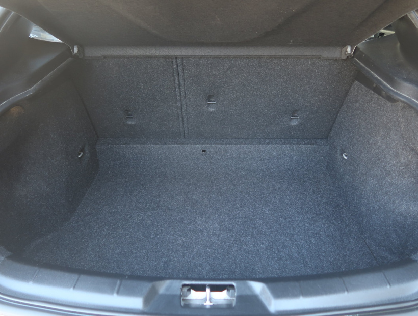 Volvo V40 Cross Country, 2015