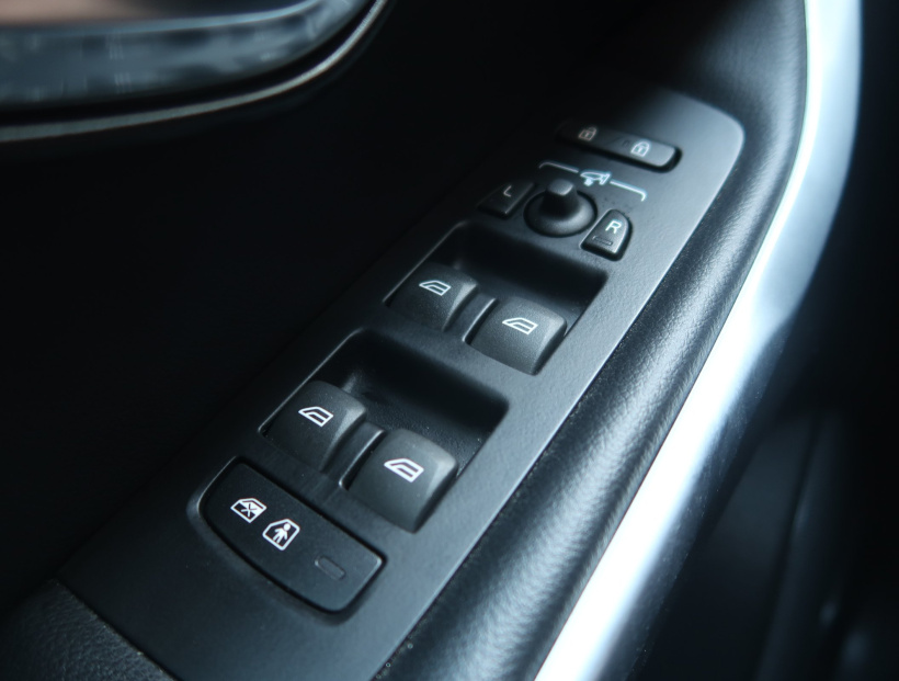 Volvo V40 Cross Country, 2015