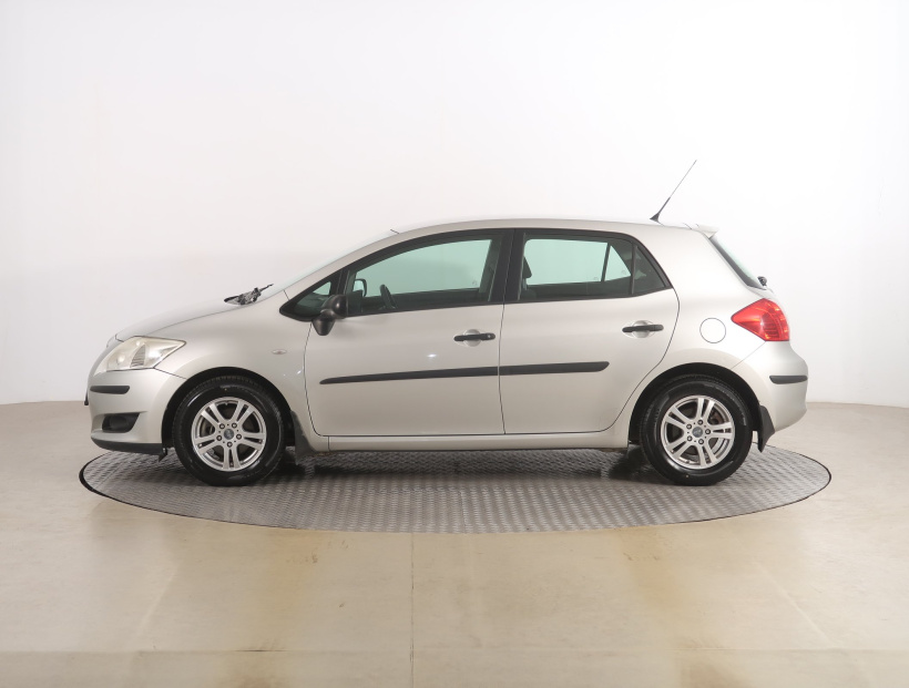 Toyota Auris, 2009