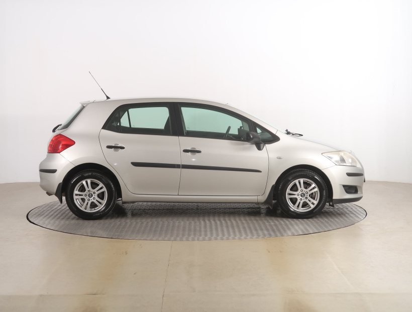 Toyota Auris, 2009