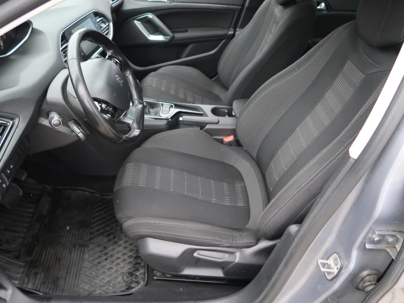 Peugeot 308, 2015