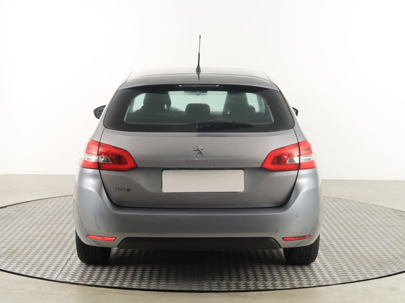 Peugeot 308, 2015