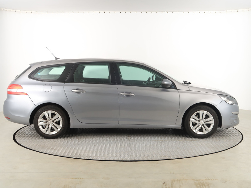 Peugeot 308, 2015
