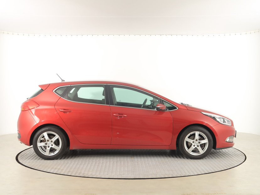 Kia Ceed, 2013