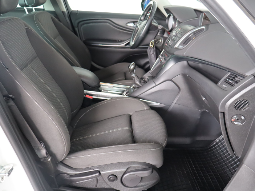 Opel Zafira Tourer, 2015