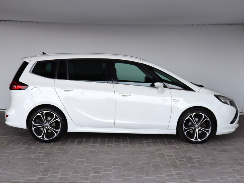 Opel Zafira Tourer, 2015