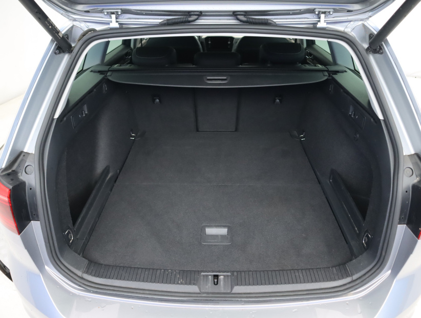 Volkswagen Passat, 2023