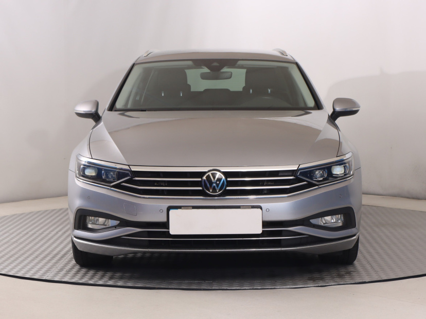 Volkswagen Passat, 2023