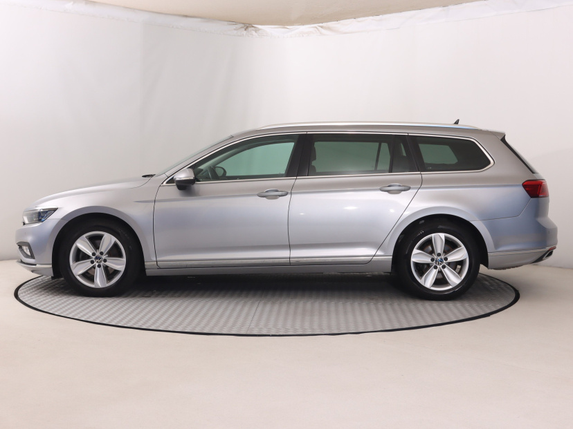 Volkswagen Passat, 2023