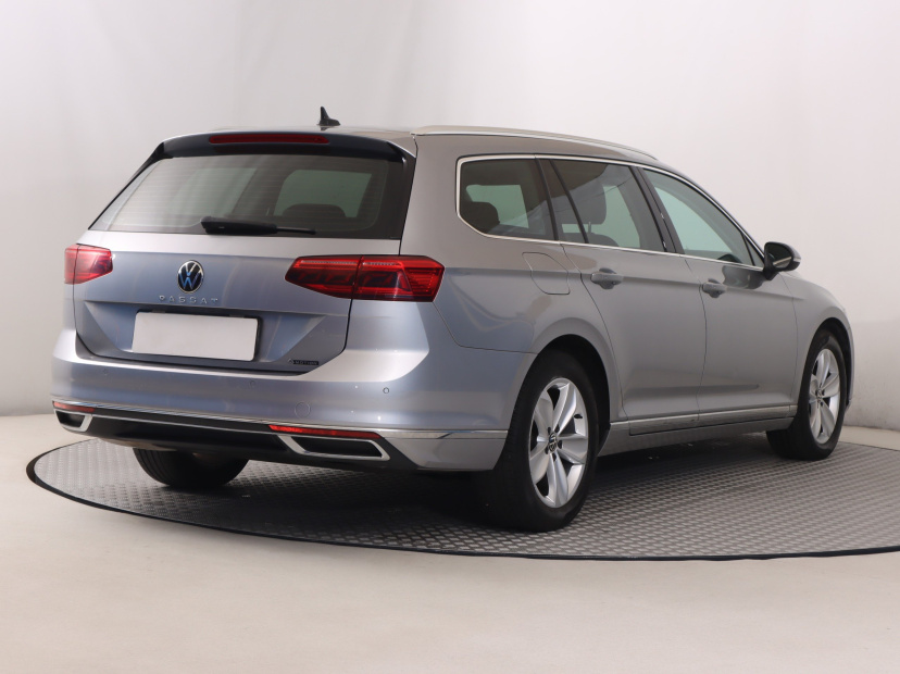 Volkswagen Passat, 2023