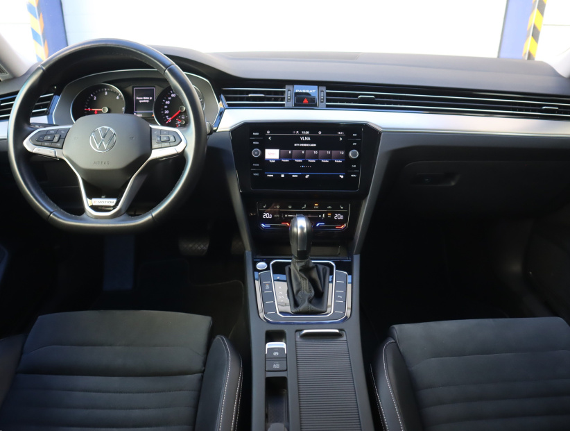 Volkswagen Passat, 2023