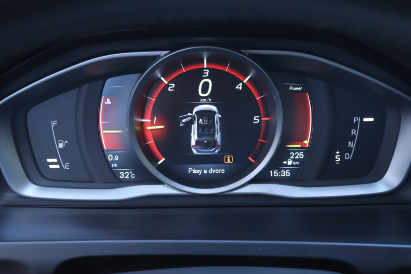 Volvo V60, 2015