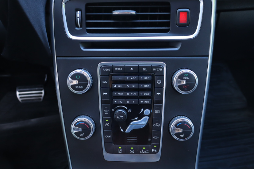 Volvo V60, 2015