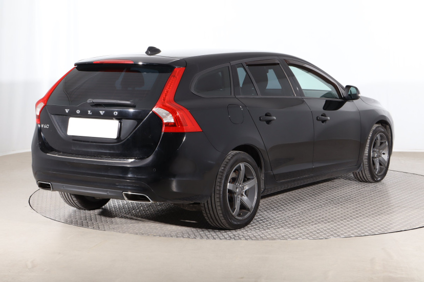 Volvo V60, 2015