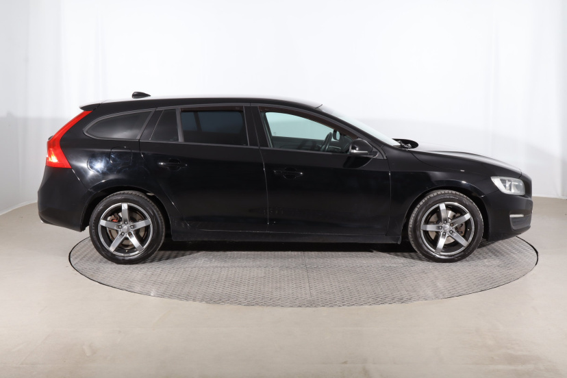 Volvo V60, 2015