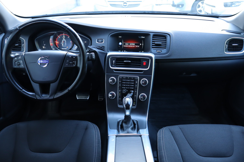 Volvo V60, 2015