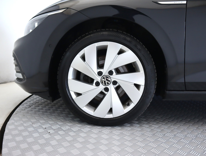 Volkswagen Golf, 2022