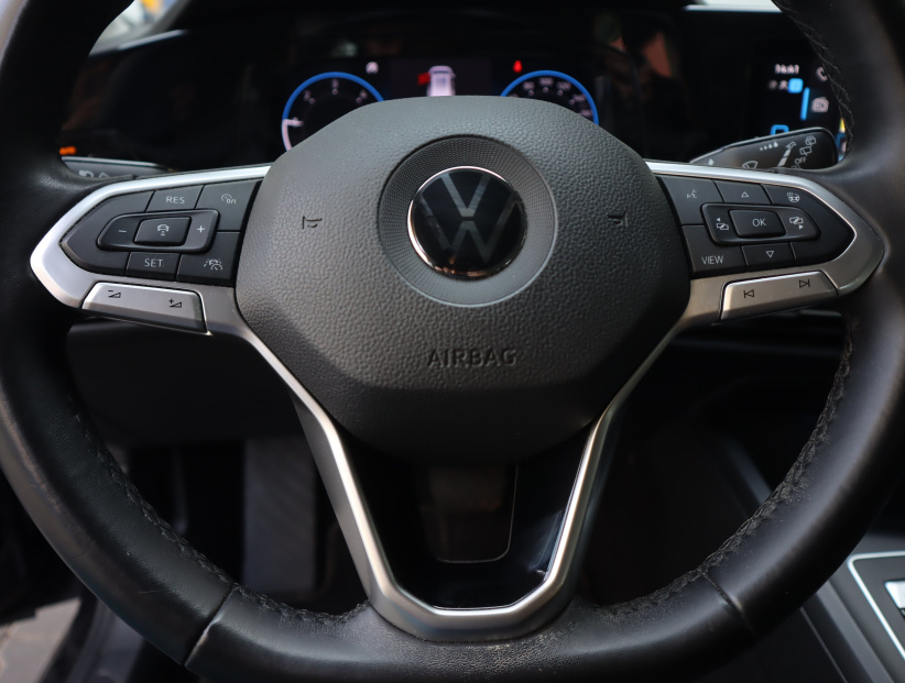 Volkswagen Golf, 2022