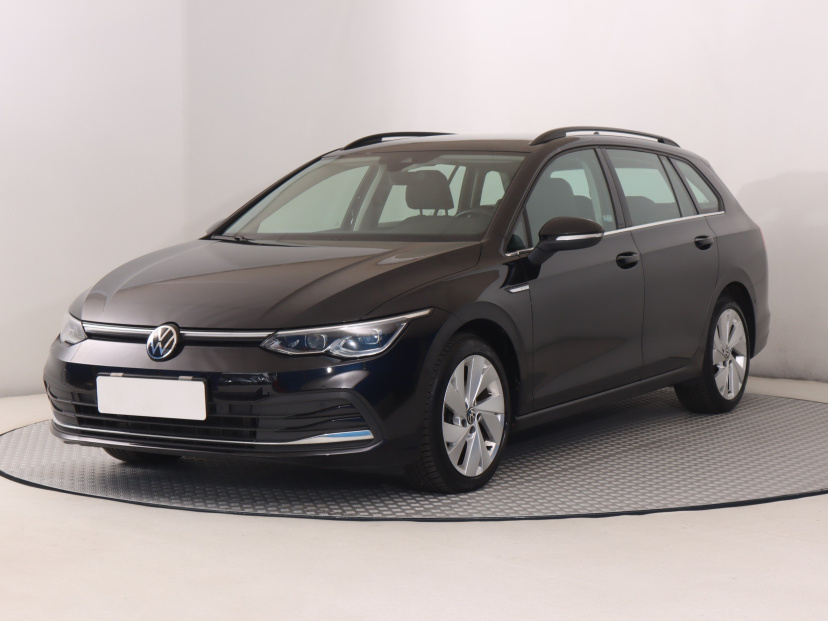 Volkswagen Golf, 2022