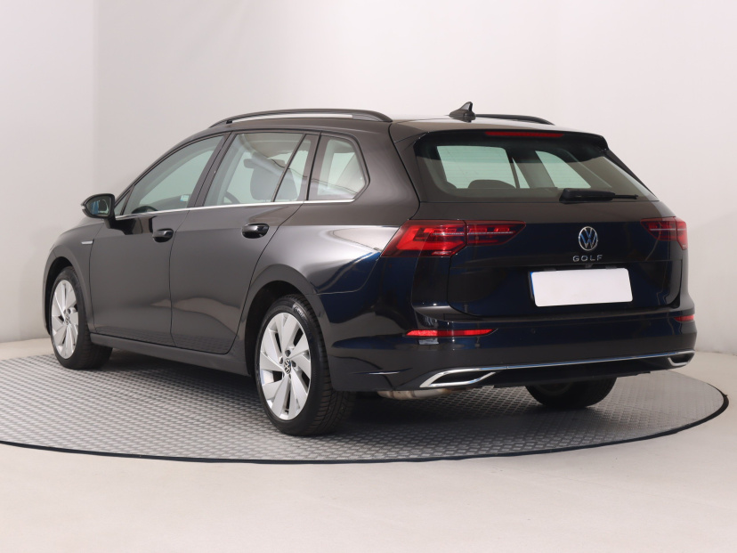 Volkswagen Golf, 2022