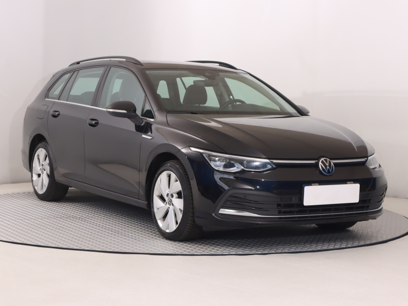 Volkswagen Golf, 2022