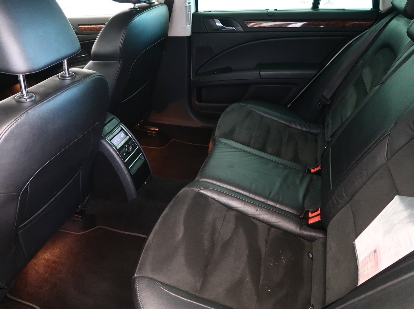 Škoda Superb, 2010