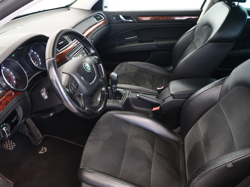 Škoda Superb, 2010