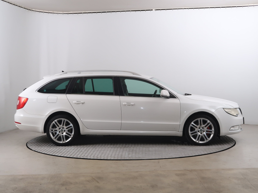 Škoda Superb, 2010