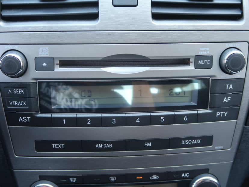 Toyota Avensis, 2011