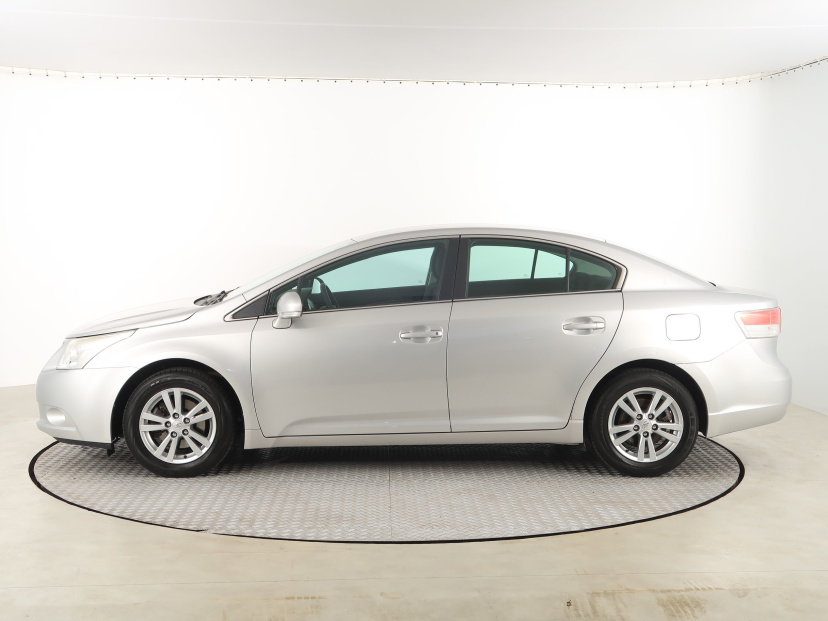 Toyota Avensis, 2011