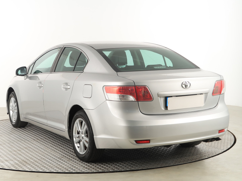 Toyota Avensis, 2011