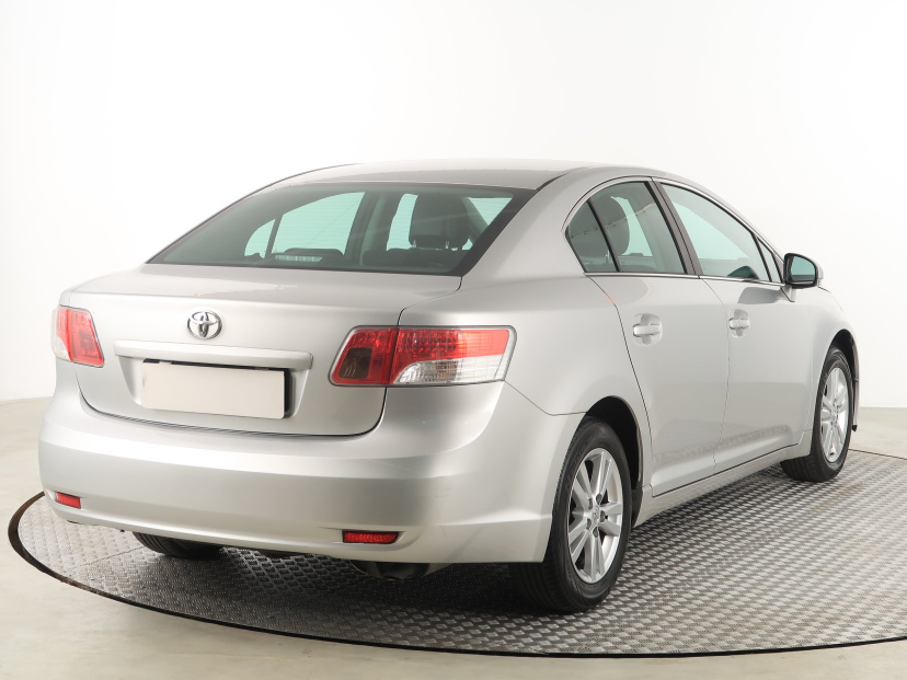 Toyota Avensis, 2011