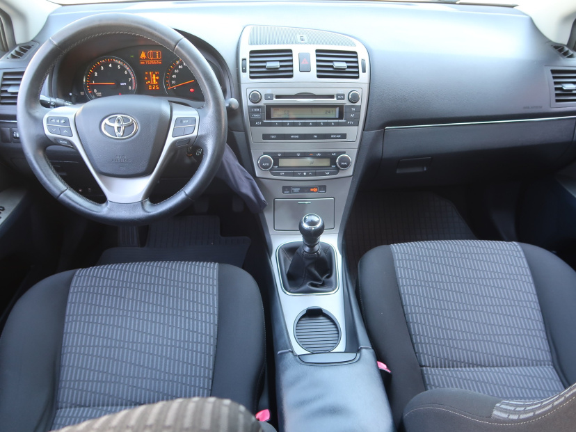 Toyota Avensis, 2011