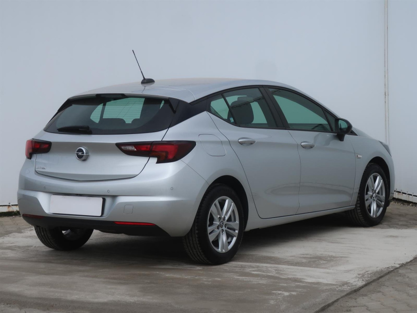 Opel Astra, 2021