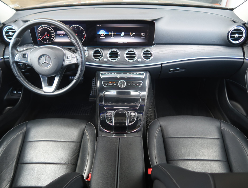 Mercedes-Benz E, 2017