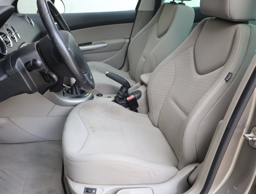 Peugeot 308, 2011