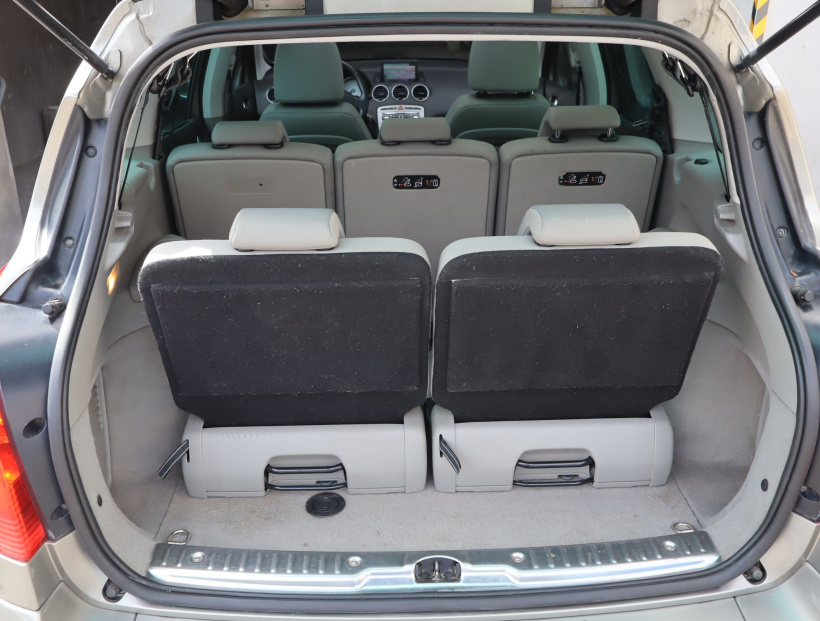 Peugeot 308, 2011
