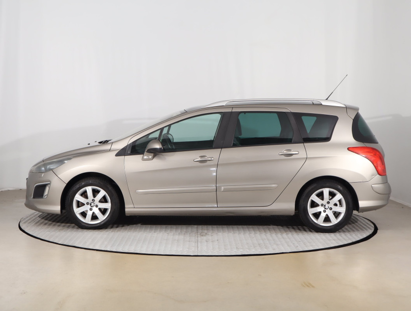 Peugeot 308, 2011