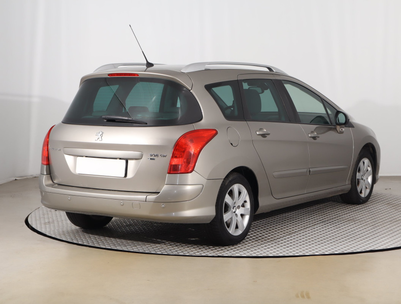 Peugeot 308, 2011