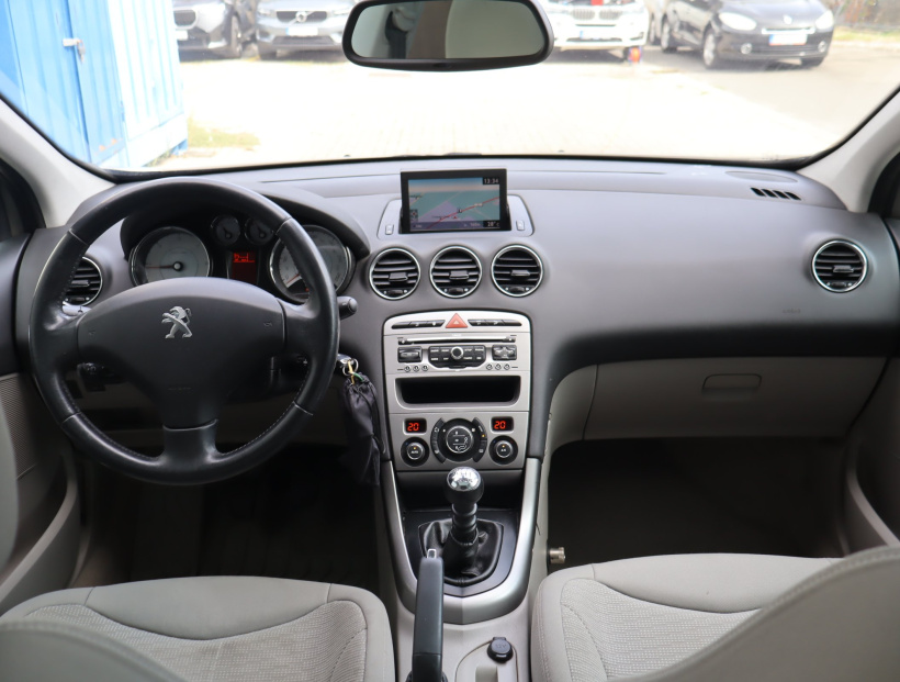 Peugeot 308, 2011