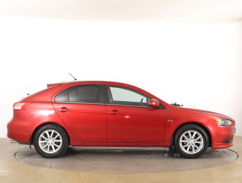 Mitsubishi Lancer, 2016