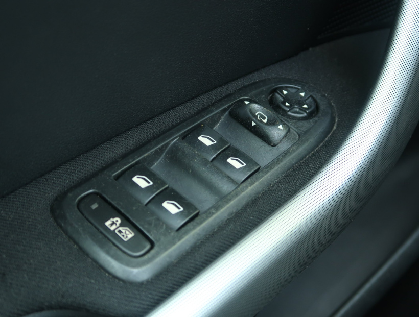 Peugeot 308, 2008