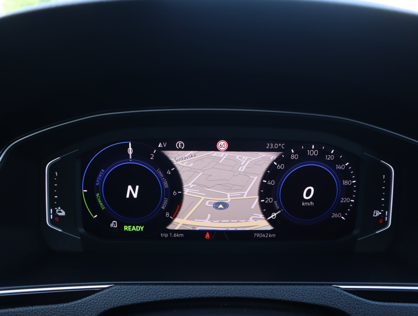 Volkswagen Passat, 2020